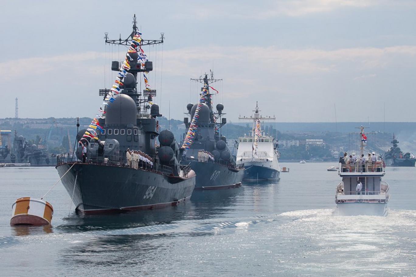 روسيا تعتقل بحاراً بعد مزاعم عن "مؤامرة" استهداف سفن حربية