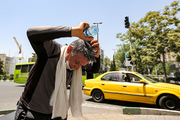إيران تدخل عطلة رسمية ليومين بسبب شدة الحر
