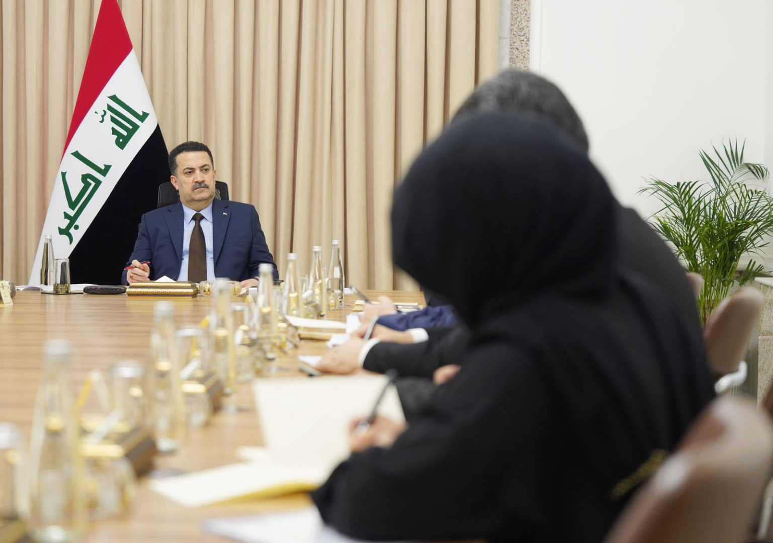 Iraqi prime minister chairs meeting to monitor electricity projects, grid development