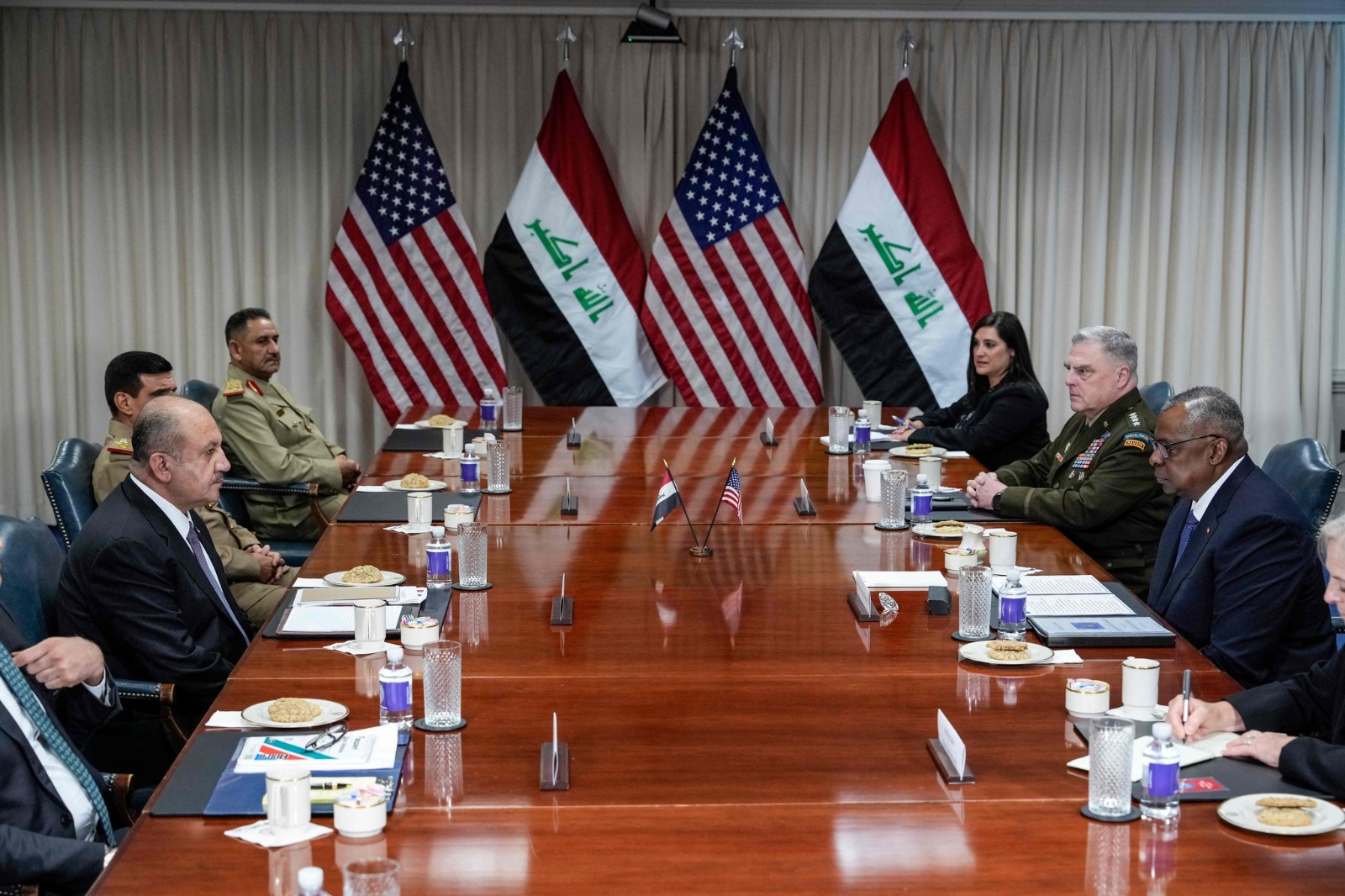 الحوار الأمني بين واشنطن وبغداد ينتهي بتوقيع محضر وعقد حوار مستقبلي بشأن مهام التحالف الدولي