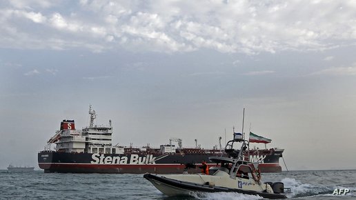 "خشية الاستيلاء عليها".. تحذيرات أمريكية لشركات الشحن من الملاحة في المياه الإيرانية