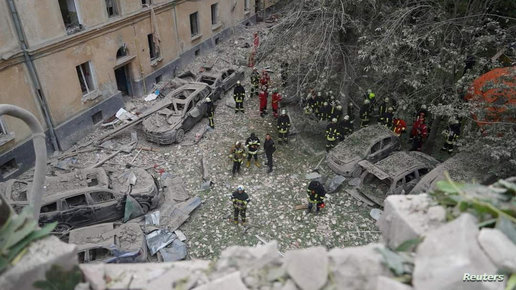 Russian airstrikes hit western Ukraine, Causing casualties and damage