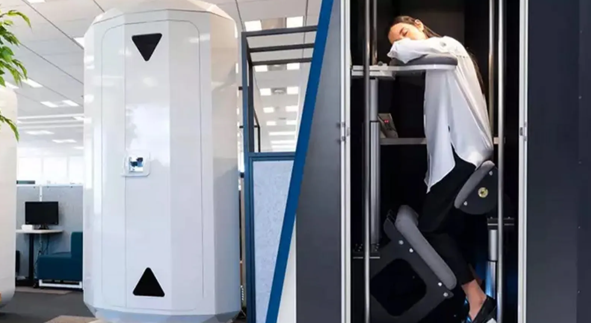 شركة يابانية تبتكر كبسولة تتيح النوم واقفا بأماكن العمل