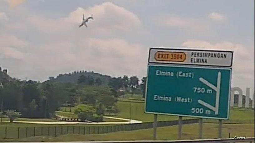 Malaysia: new footage shows plane crash into road
