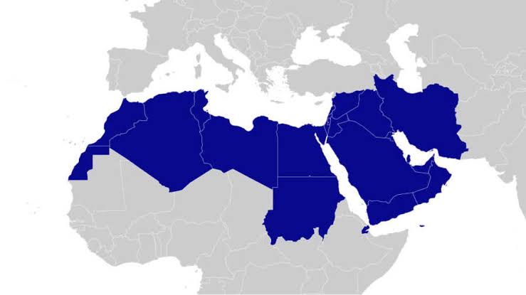 نصف الشباب العربي يريد الهجرة.. استطلاع يكشف الجهة والسبب