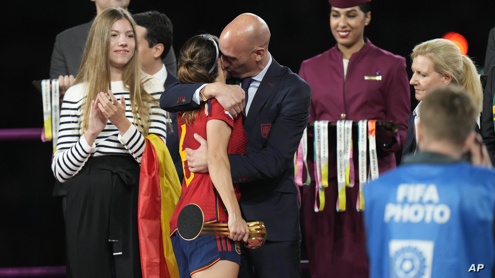 تقرير: رئيس الاتحاد الإسباني لكرة القدم سيستقيل بسبب فضيحة القبلة