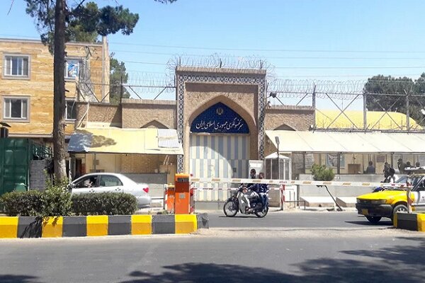 إيران تلزم الزائرين الأفغان بـ"تأشيرة جماعية" لدخول العراق