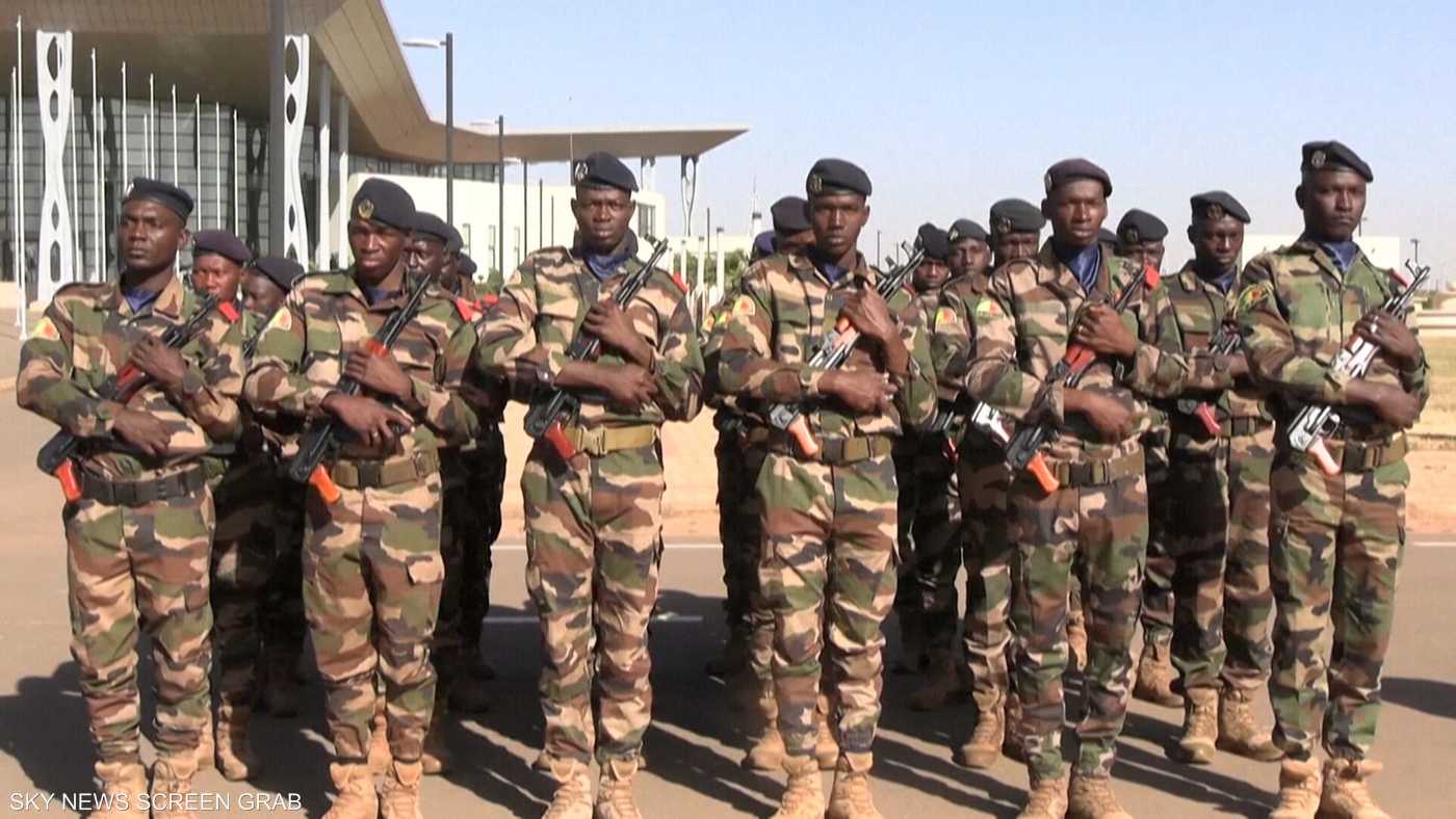 النيجر تهدد السفير الفرنسي باستخدام القوة: على شعبنا أن يكون مستعدا لعدم النوم