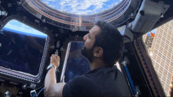 الإماراتي سلطان النيادي يهبط إلى الارض بعد 6 أشهر في الفضاء