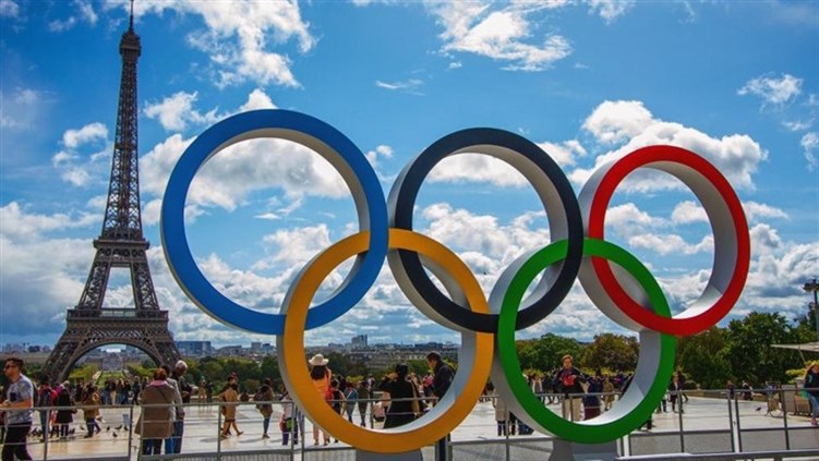 ماكرون يرفض "علم روسيا" في أولمبياد باريس