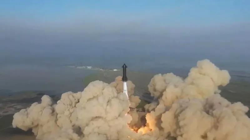 شركة "ايلون ماسك" تضع صاروخها الفضائي "الأقوى" على الأرض لإجراء تغييرات شاملة