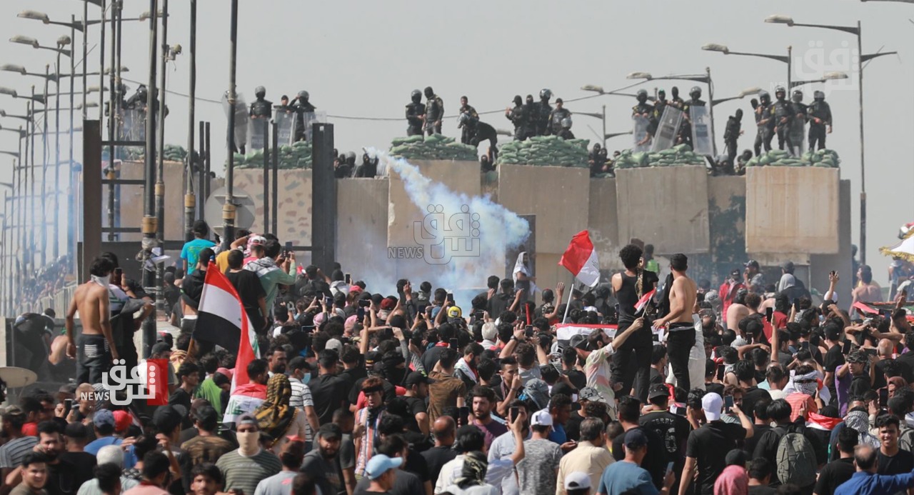 Tension erupts in Baghdad's Tahrir square between protesters and SF