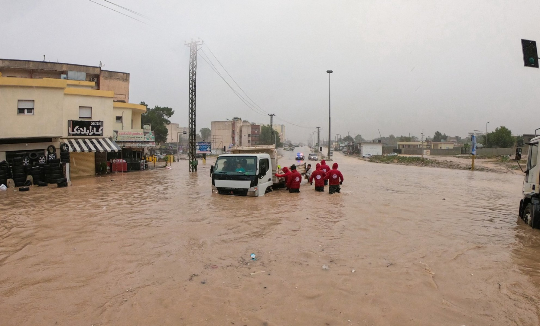 إعصار "دانيال" يخلف ضحايا ومناطق "منكوبة" في ليبيا ويتجه إلى مصر
