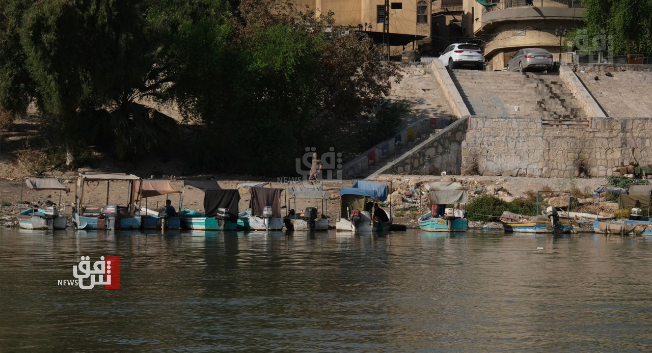 في مياه "الأحرار".. أصحاب مهنة "البلم" النهري يشتكون ويطالبون وزيرين بالتدخل (صور)