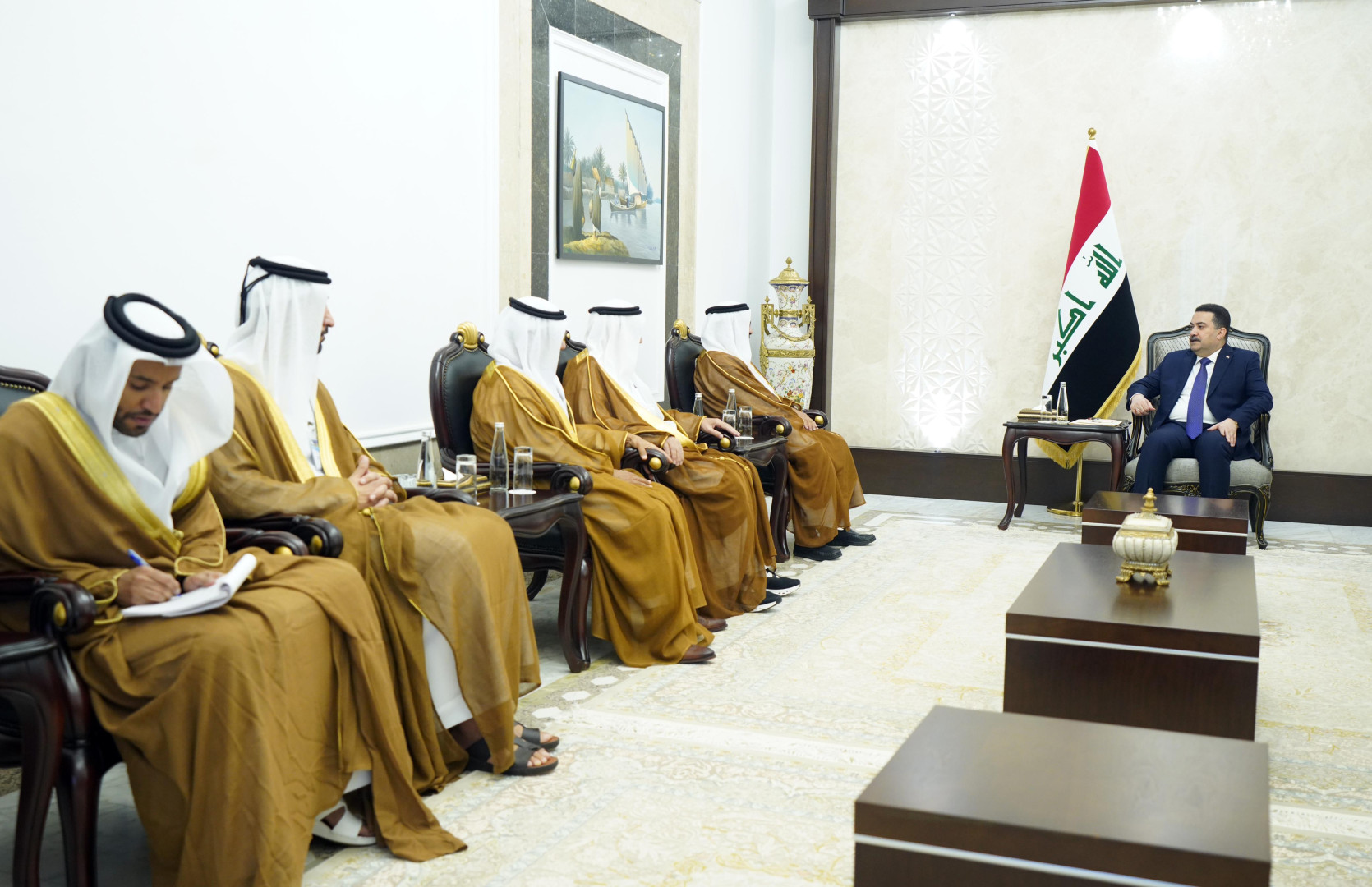 الإمارات تبدي رغبة "جادة" للمشاركة بمشروع طريق التنمية في العراق