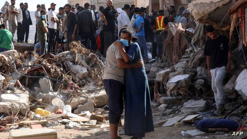 "يتصاعدان بقوة".. دفن جماعي "لا يتوقف" لضحايا عاصفة درنة الليبية ورفض "للتنفيذ الخاطئ"