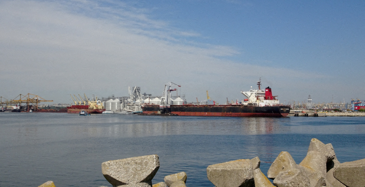 Ukraine's inaugural large grain ship departs black sea port