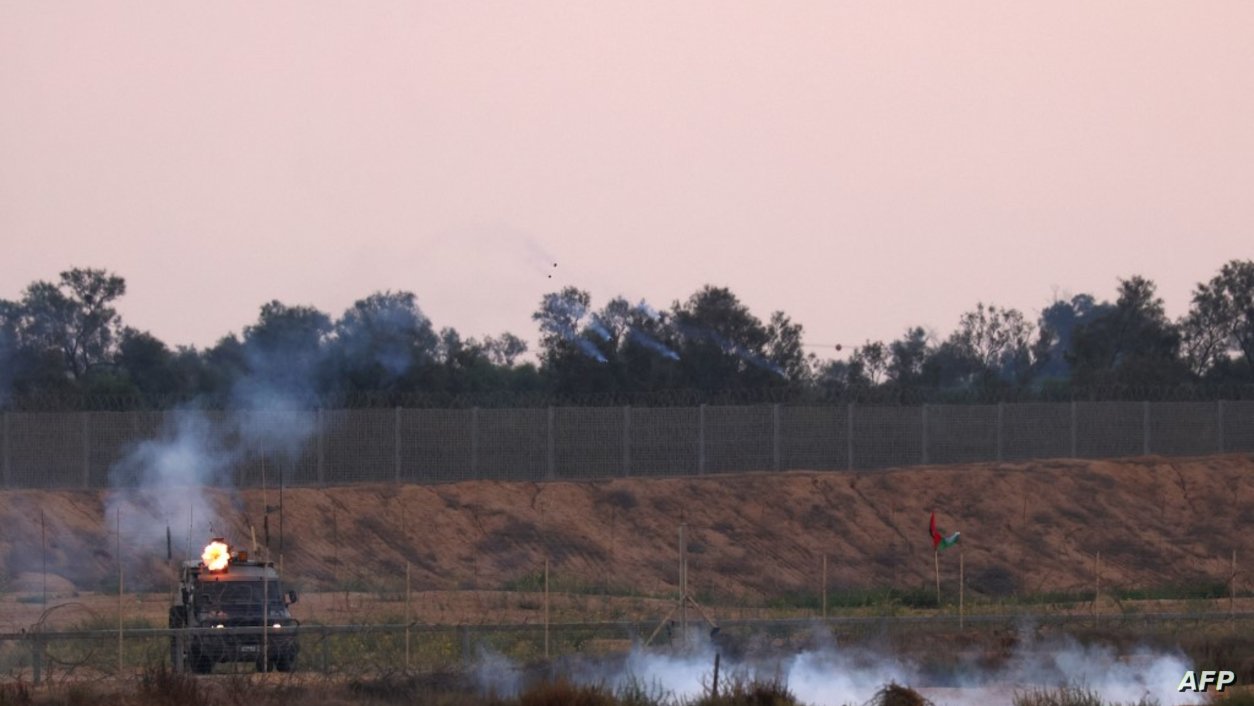 الجيش الإسرائيلي يشن ضربات في غزة مع استمرار الاحتجاجات