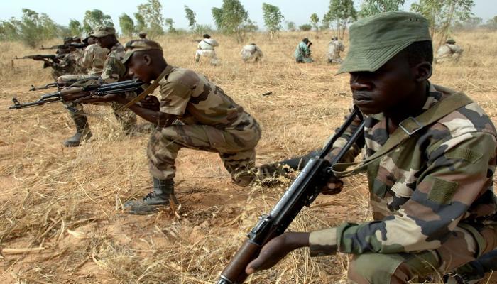 مقتل 12 جندياً بهجوم دامٍ في النيجر شنّه مئات المتمردين