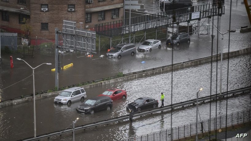 أمطار شديدة الغزارة تشلُّ الحياة في نيويورك واعلان حالة الطوارئ