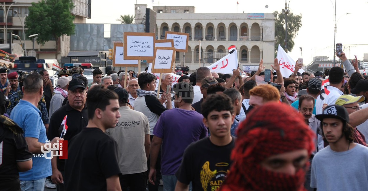 More protesters gather in Tahrir square, Baghdad