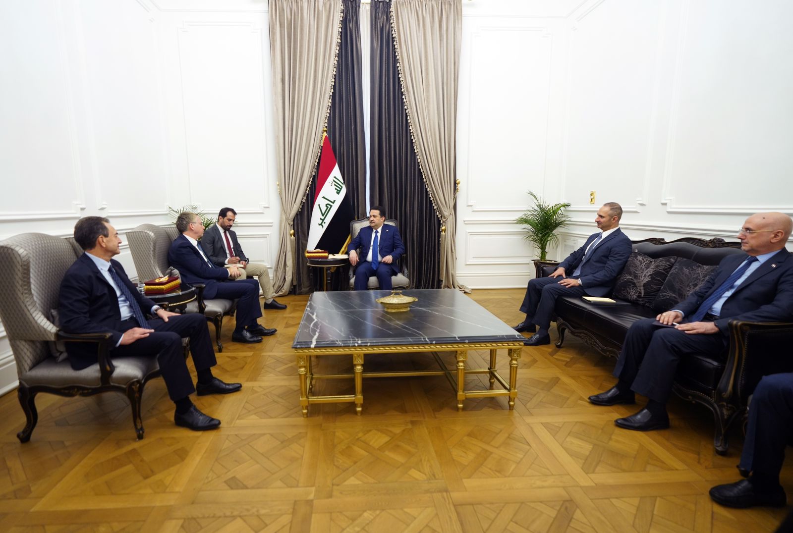 مكتب السوداني يعلن عن زيارة مرتقبة للرئيس الفرنسي إلى العراق