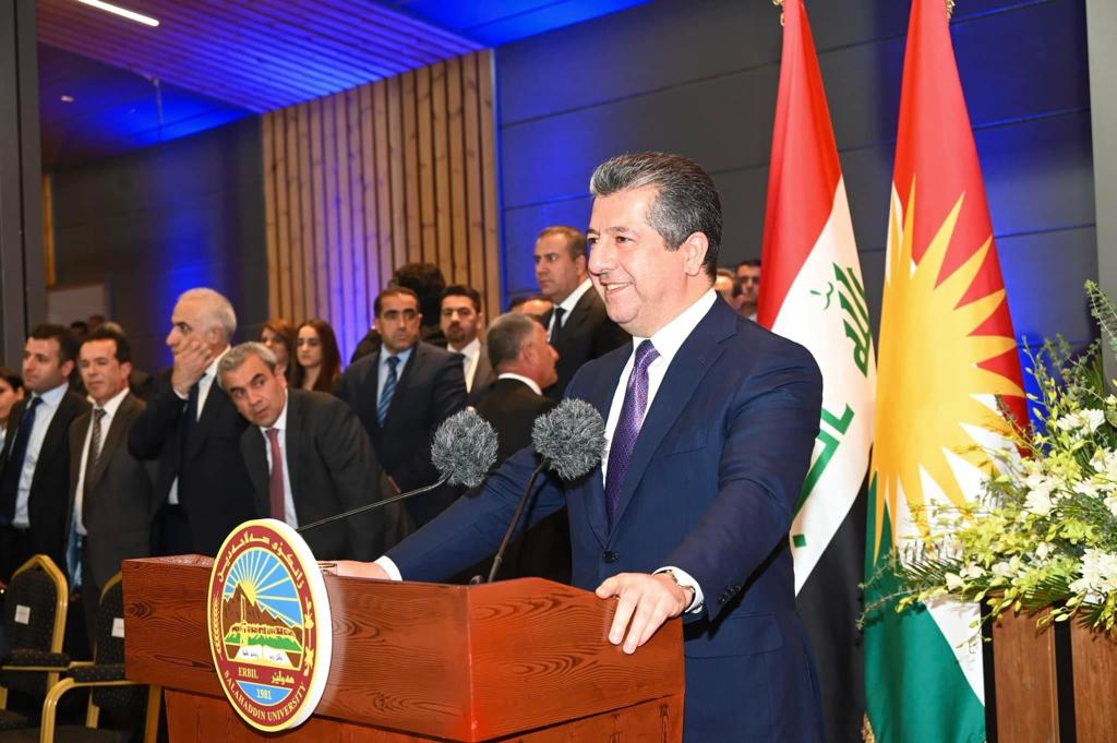 Kurdistan PM Barzani urges federal government to keep salaries apolitical
