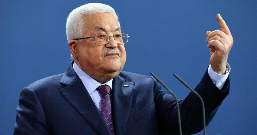 محمود عباس: من حق الشعب الفلسطيني الدفاع عن نفسه