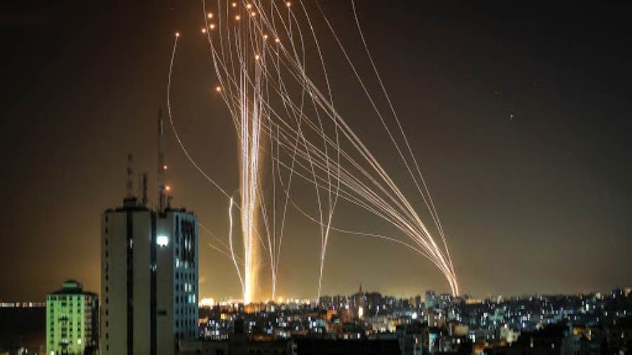 كتائب القسام تقصف بـ100 صاروخ مواقع إسرائيلية ونتانياهو يوجه بتدمير "حماس والجهاد"