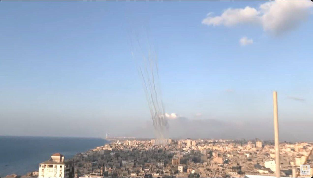 قصف من جنوب لبنان تجاه اسرائيل والأخيرة تهاجم مواقع لحزب الله على وقع تحذير امريكي