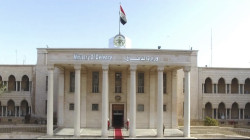 الدفاع العراقية تصدر توضيحاً حول رجل وامرأة يرتديان "الزي العسكري" ويقومان بعمل "غير اخلاقي"