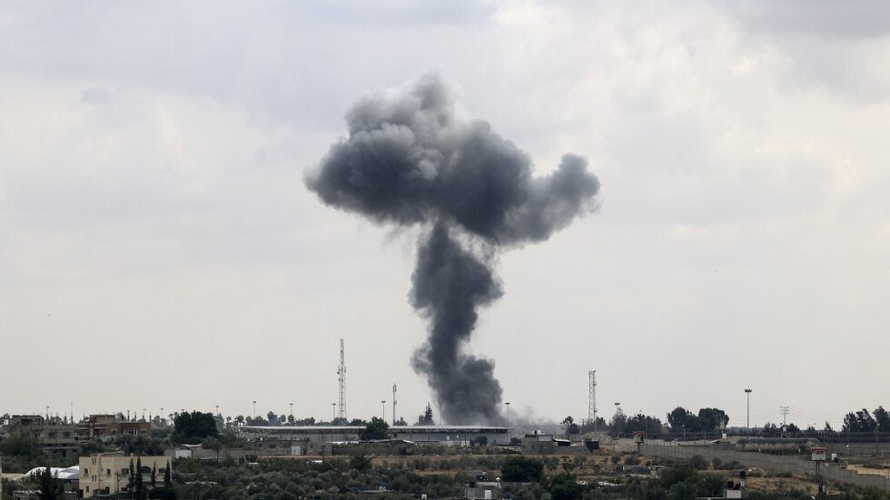 Israeli forces conduct wide-scale airstrikes on Hamas' bases in Gaza