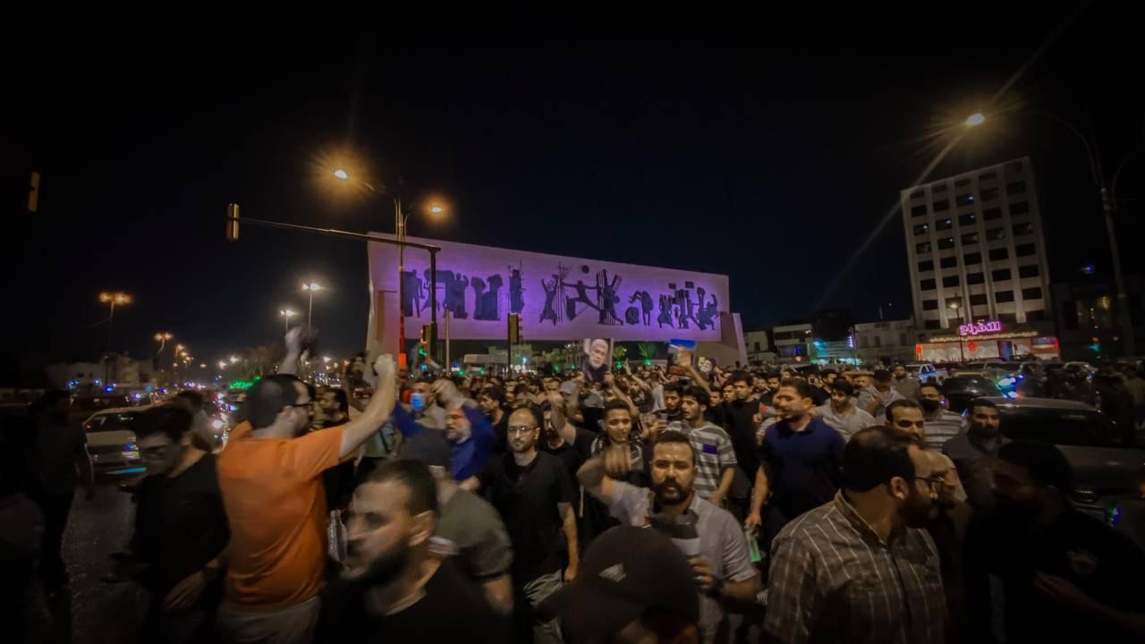 غلق جسر الجمهورية في بغداد بعد تظاهرات ليلية