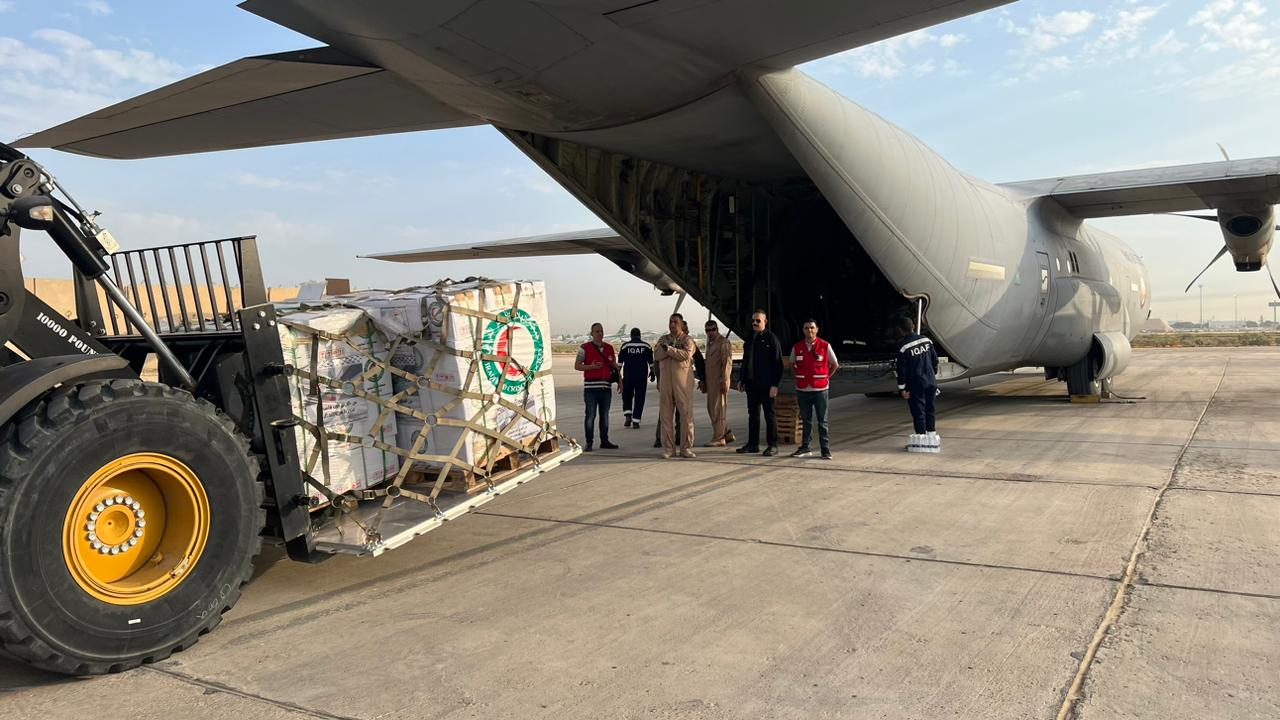 Iraqi air force aids Gaza: humanitarian assistance in transit
