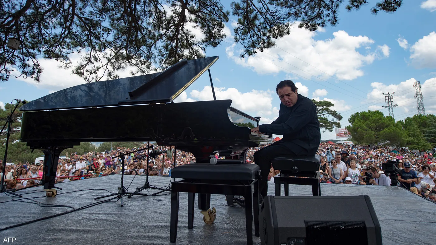 سويسرا تعاقب عازف بيانو تركي "انتقد إسرائيل"