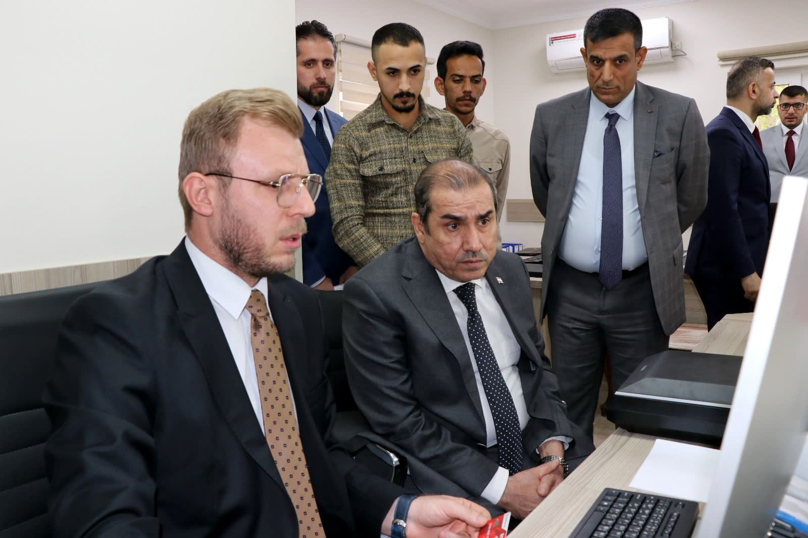 Iraqi ambassador in Ankara inaugurates electronic passport system