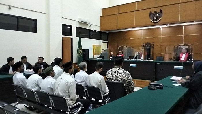 إندونيسيا تصدر حكماً بإعدام 8 إيرانيين رميا بالرصاص