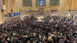 New York police arrest hundreds after Jewish anti-war protest at Grand Central