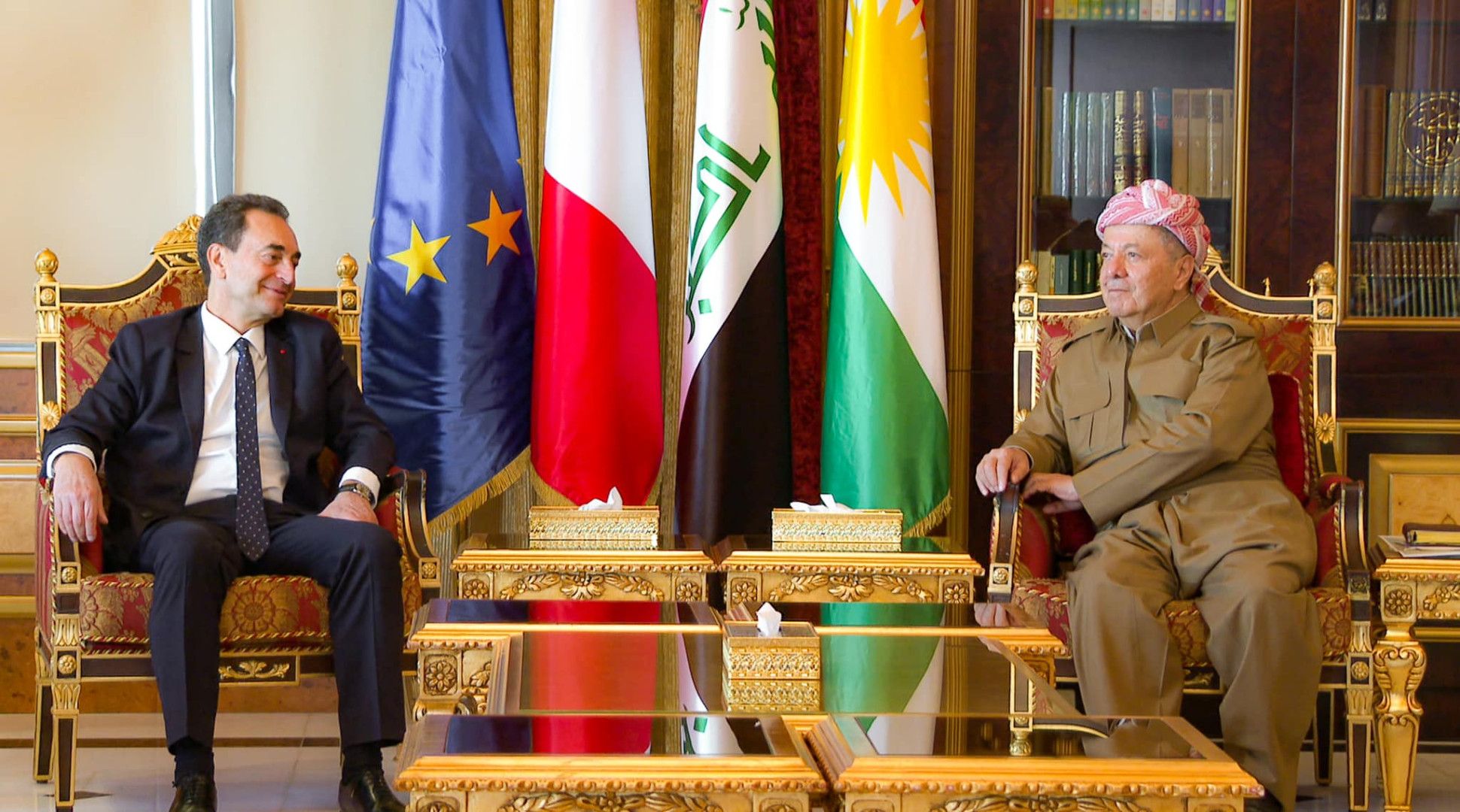 France commends Barzani's "wise" decision to de-escalate the situation in Kirkuk.