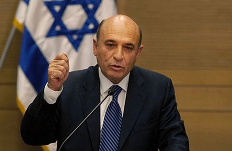 وزير الجيش الإسرائيلي السابق "مستعد" لإعطاء حماس "ما تريده" ويهاجم نتانياهو: حكومته عار
