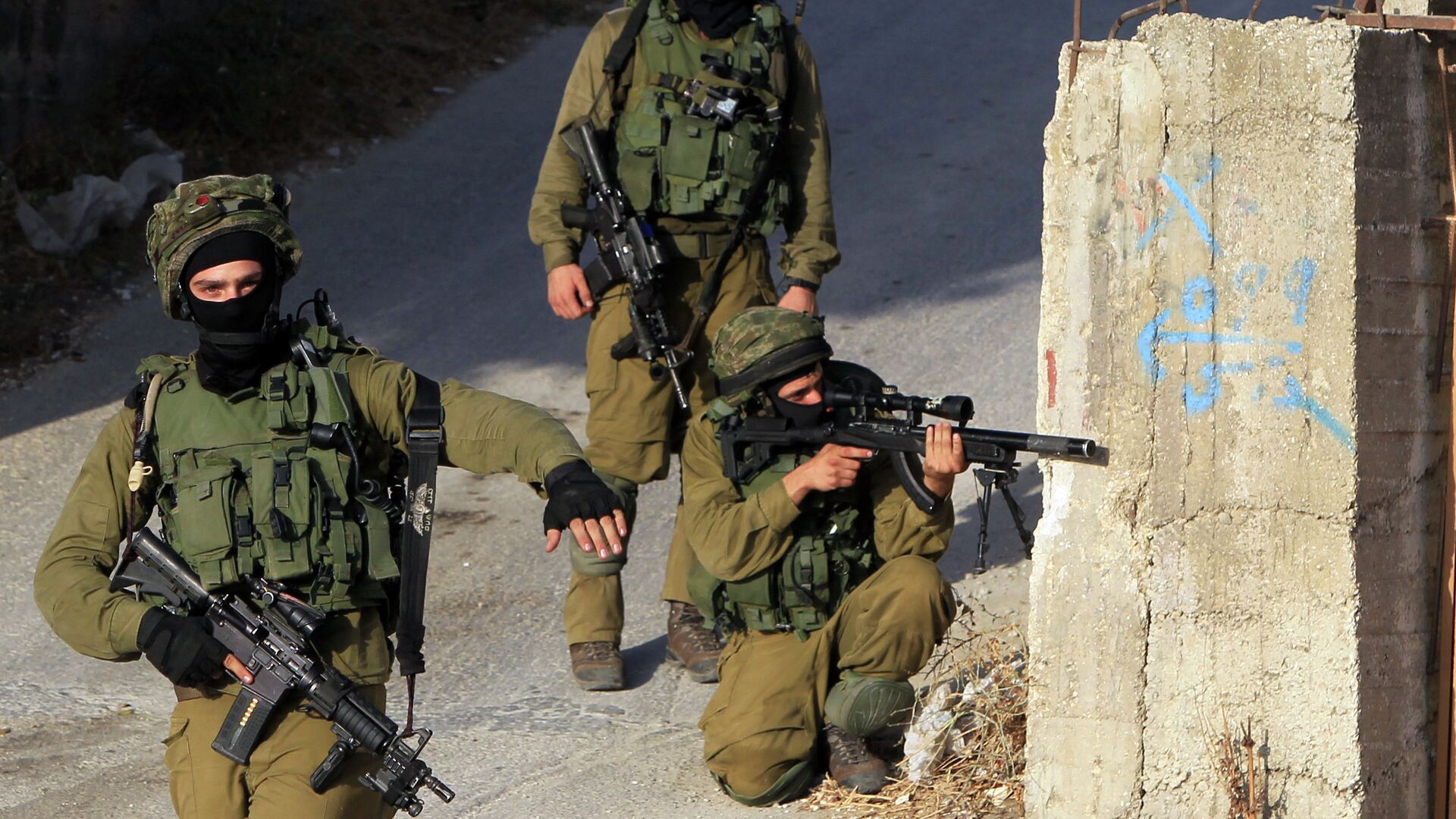 القوات الإسرائيلية تقتحم أحياء في القدس ونابلس