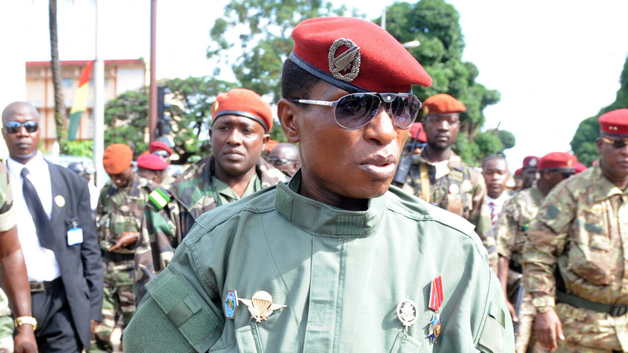 مسلحون يقتحمون سجناً في غينيا ويخرجون الدكتاتور السابق داديس كمارا