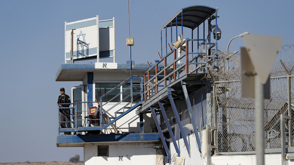 Israel uses Jewish inmates to raid the cells of Palestinian prisoners