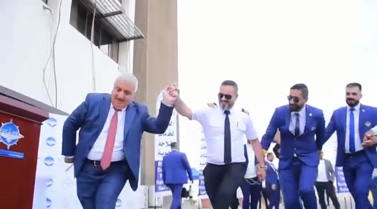 سحب يد مدير عام الملاحة الجوية العراقي و16 موظفاً على خلفية "دبكة صدام"