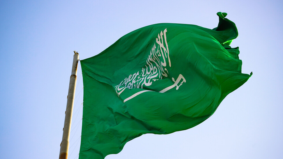 Riyadh calls for an emergency meeting for Arab, Muslim leaders on Gaza