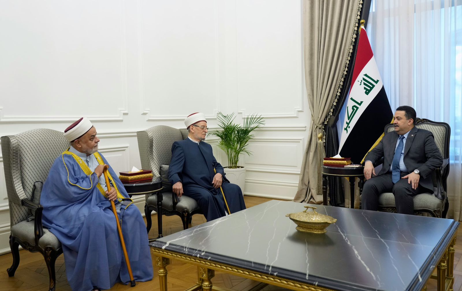 Al-Sudani discusses social harmony with senior Iraqi cleric