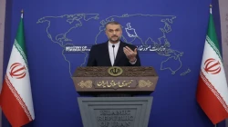 وزير خارجية إيران يلوح بفتح جبهات جديدة ضد اسرائيل