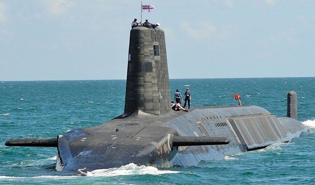 "كادت تسبب كارثة".. غواصة نووية بريطانية تواجه الغرق في المحيط الأطلسي