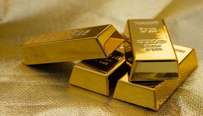 Gold prices rise due to a weaker US dollar and increasing demand amid higher yields