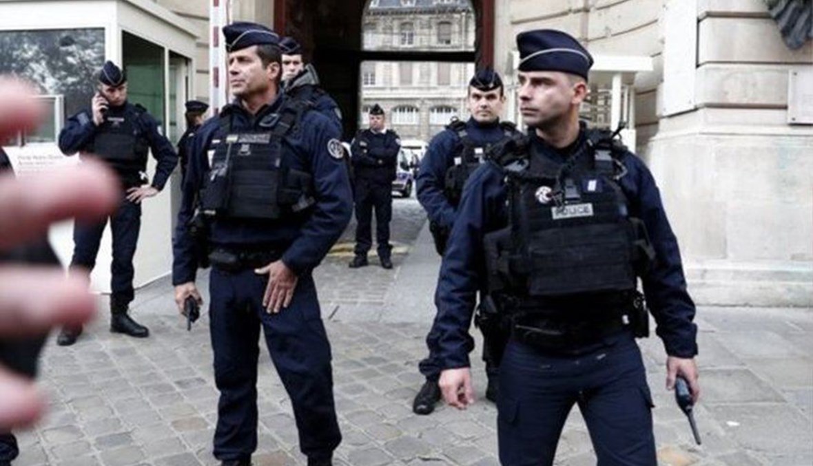 على خلفية رسمهم "صلباناً معقوفة" .. إعتقال 13 شخصاً في فرنسا
